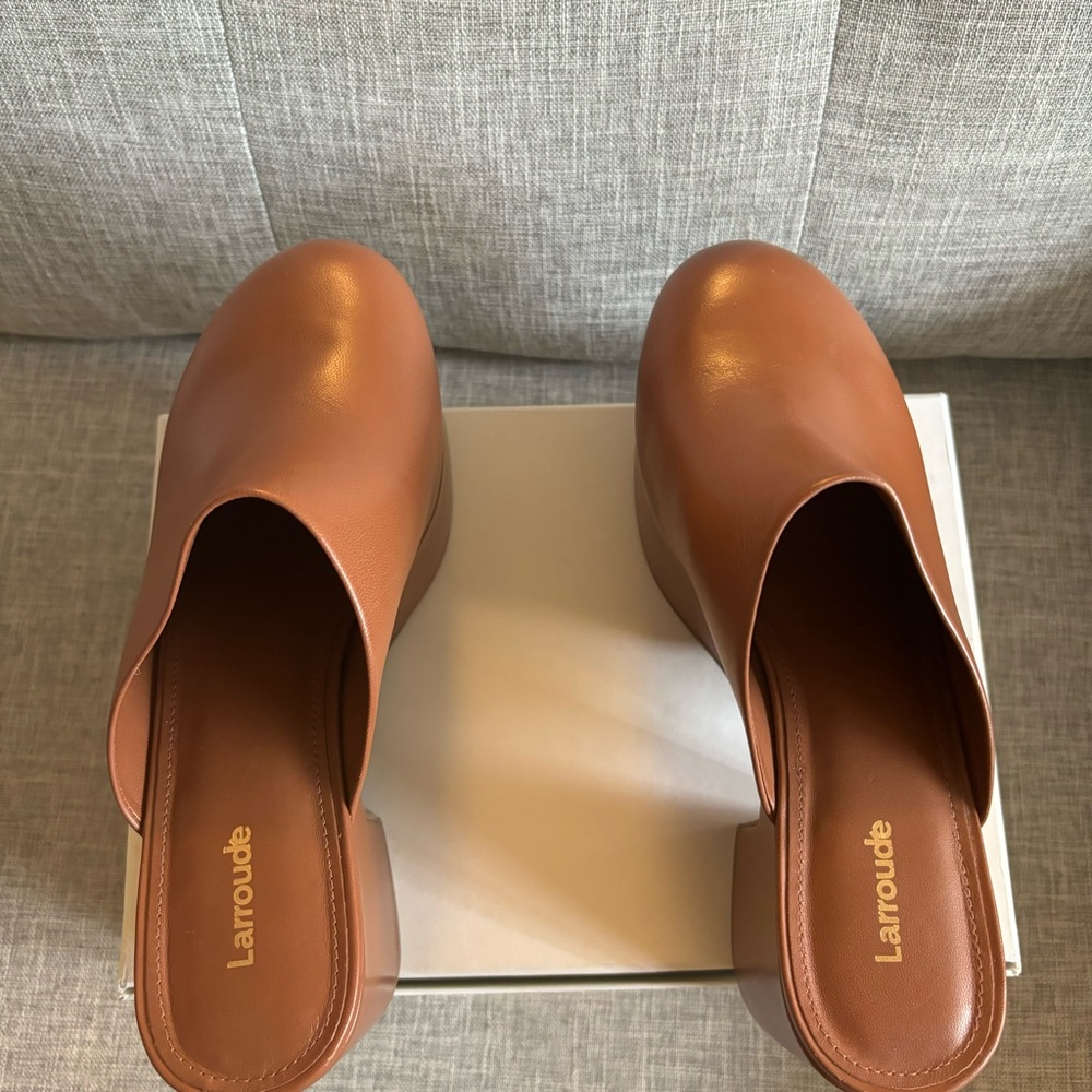 LARROUDE MISO Platform Clog in Caramel Leather, so comfortable. Be Summer Ready - Picture 14 of 14
